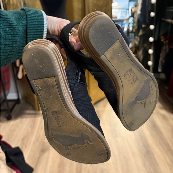 Blowfish Gladiator Sandals Black Canvas size 8 - Picture 5 of 5